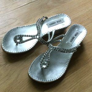 Steve Madden Silver Toe Post Sandal